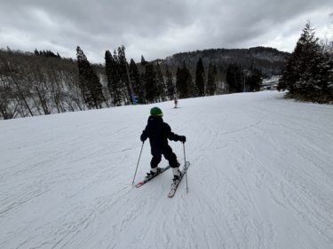 【子供の初めてのスキー・スノボは何歳から？6歳、９歳、１１歳がレッスンを受講した結果】